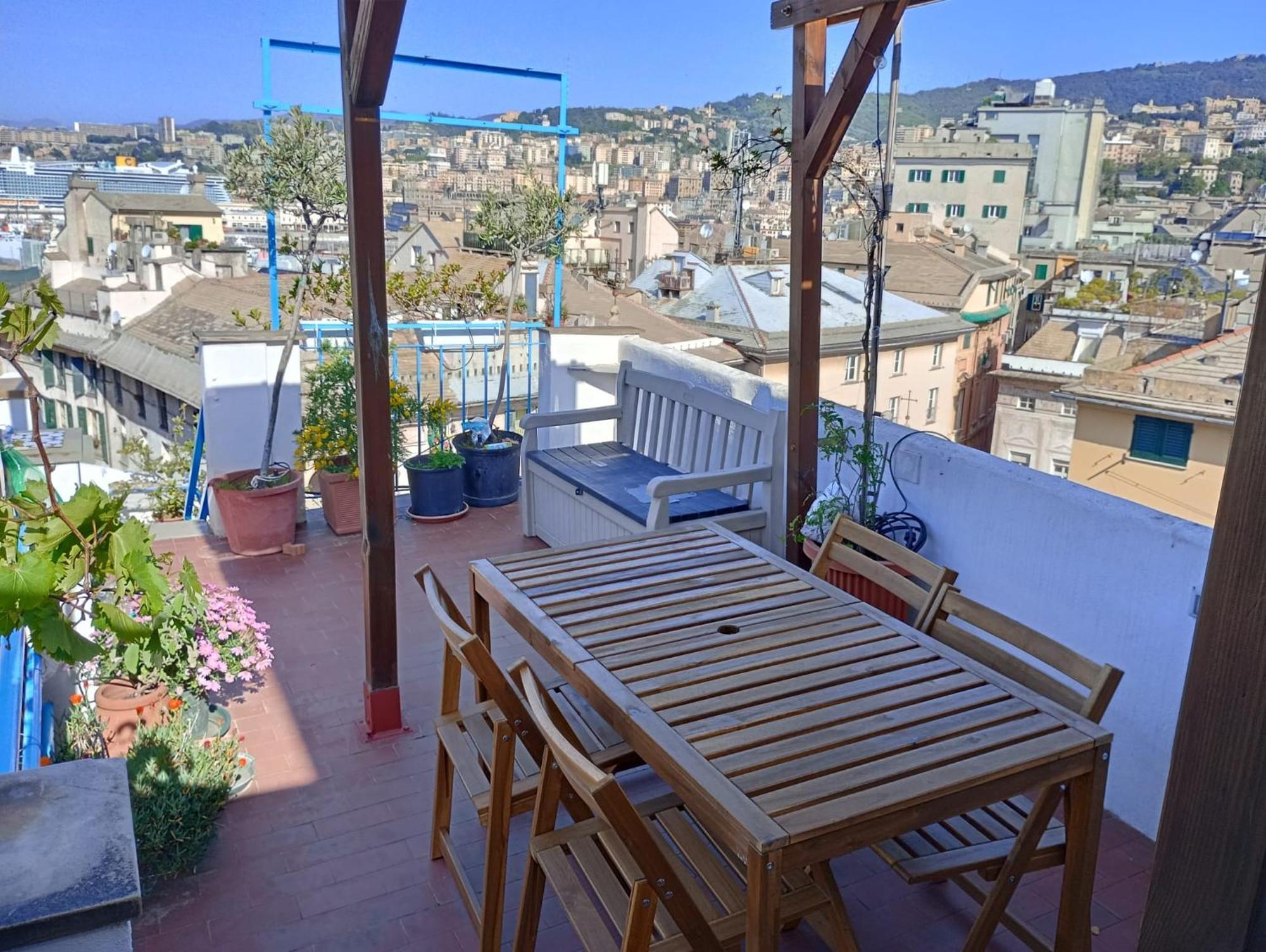 Cinque Lampadi Rooftop Генуя Экстерьер фото